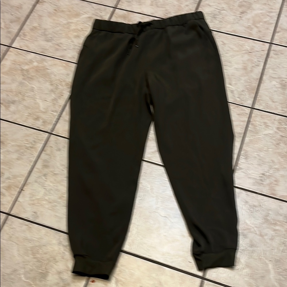 Avia Olive joggers sz L NWOT